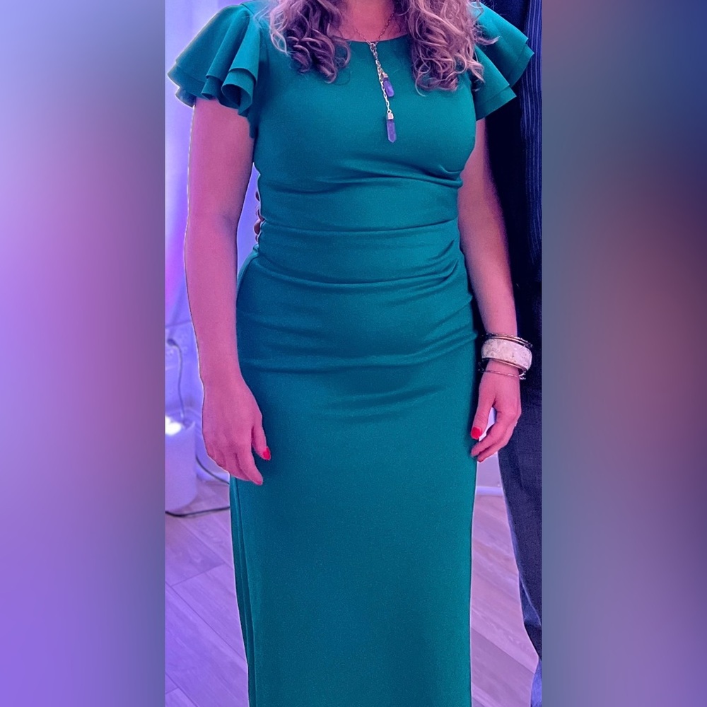 Jessica Howard Green Gown with Ruffle Sleeves. Women’s Size 12.